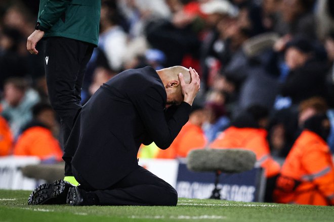 Pep Guardiola ne more računati na številne adute iz prve enajsterice, zaradi kratke klopi so igralci utrujeni in v slabi formi, Manchester City pa izgublja. FOTO: Darren Staples/AFP