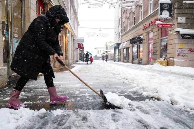 Po napovedih vremenoslovcev bo v Bosni in Hercegovini snežilo vse do vikenda. FOTO: Amel Emrić/Reuters