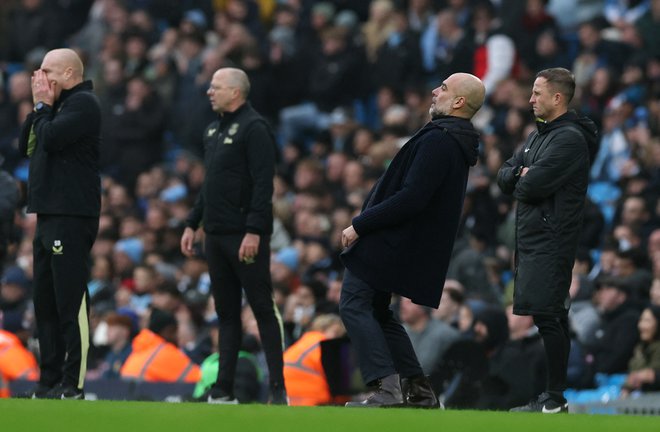 Pep Guardiola ne izgublja upanja in tekmecem sproča, da bo kmalu nekdo nastradal. FOTO: Phil Noble/Reuters