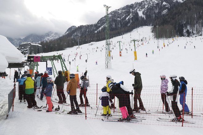 Kranjska Gora je pred kratkim spet dobila zeleno luč za veleslalom in slalom smučark. FOTO: Leon Vidic/Delo