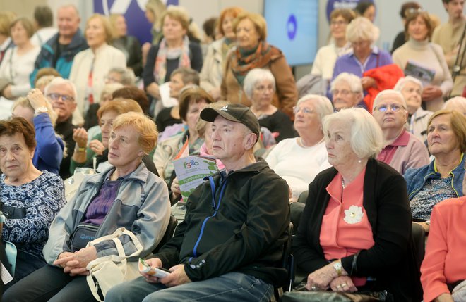 Novo leto 2025 bo prineslo pokojninsko reformo, ki naj bi bila po napovedih ministrstva za delo, družino, socialne zadeve in enake možnosti končana do pomladi. FOTO: Blaž Samec/Delo