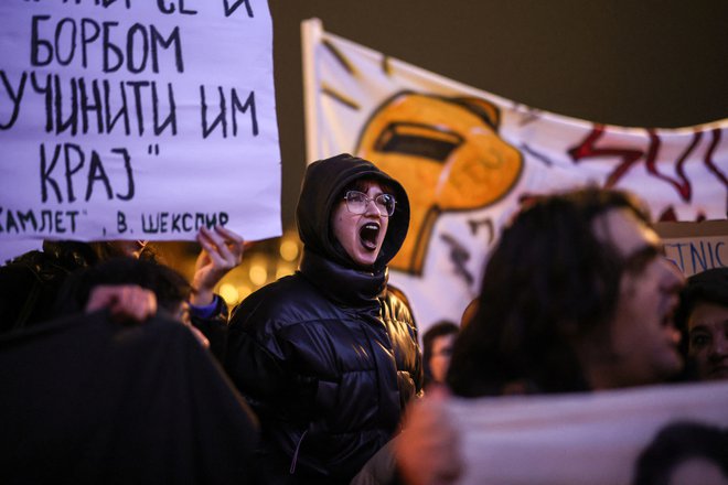 Študentom se se v protestih pridružili tudi kmetje in ostali somišljeniki.  FOTO: Marko Djurica/Reuters