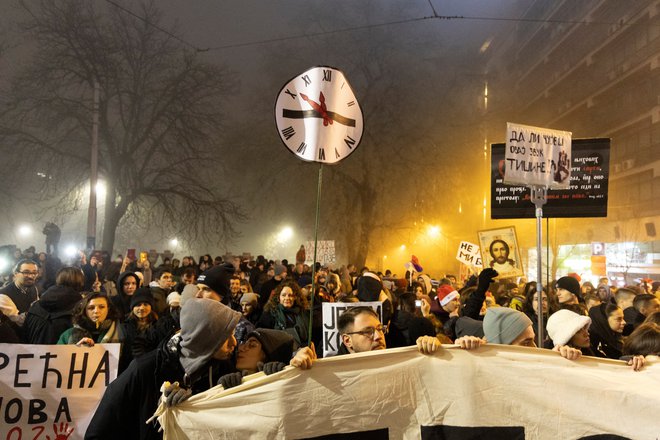 V Srbiji študenti nadaljujejo s protesti. FOTO: Djordje Kojadinovic Reuters