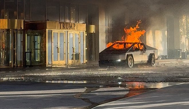 V eksploziji je bil ubit voznik, še sedem ljudi pa je bilo lažje poškodovanih. FOTO: Alcides Antunes via Reuters