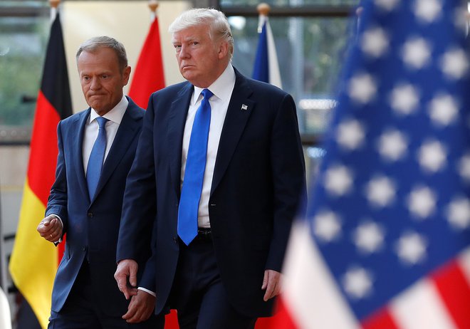 V času oslabljenih vodilnih članic se Poljski odpira večji manevrski prostor. Premier Donald Tusk (na fotografiji levo) je bil v letih 2014–2019, ki so sovpadla s predsedovanjem Donalda Trumpa, na čelu evropskega sveta. FOTO: Francois Lenoir/Reuters