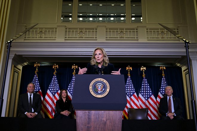 Jill Biden je nekaj dragocenih predmetov uporabljala za protokolarne namene, po zagotovilih njene tiskovne predstavnice bodo zdaj romali v nacionalne arhive. FOTO: Annabelle Gordon/Reuters