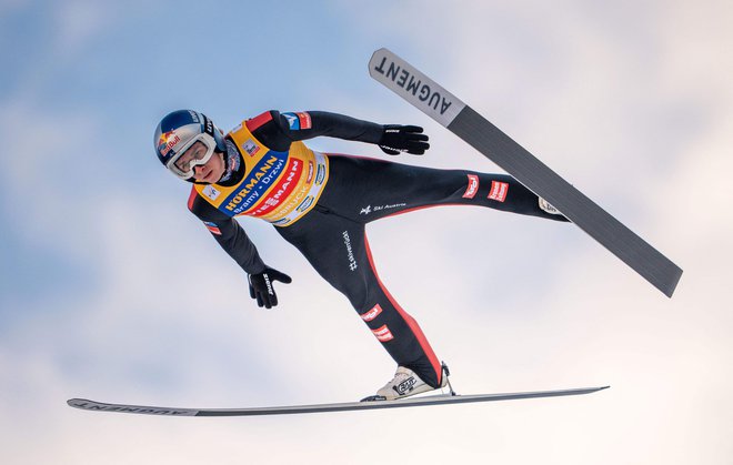 Avstrijec Daniel Tschofenig vodi tako v seštevku novoletne turneje kot tudi v točkovanju za svetovni pokal. FOTO: Georg Hochmuth/AFP