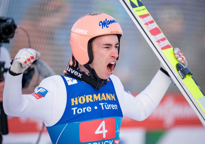 Stefan Kraft je zmagal na tekmi za svetovni pokal smučarjev skakalcev v Innsbrucku. FOTO: Georg Hochmuth/Afp