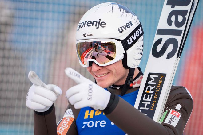 Anže Lanišek se je takole odzval na dober skok v Innsbrucku. FOTO: Georg Hochmuth/AFP