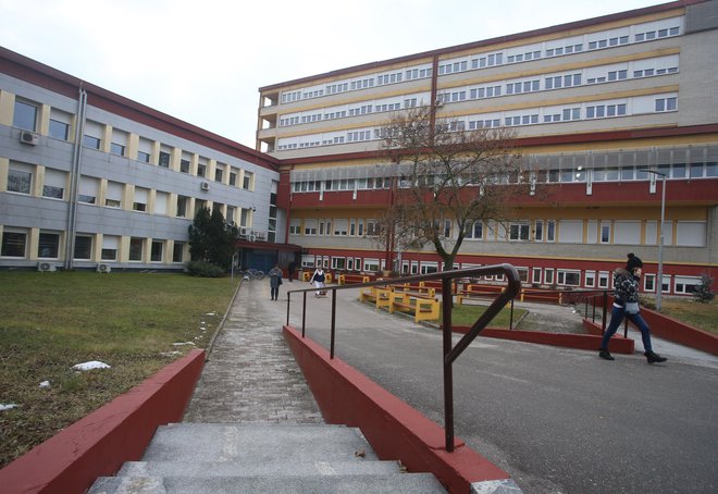 Prezasedena Splošna bolnišnica Murska Sobota. FOTO: Tadej Regent/Delo