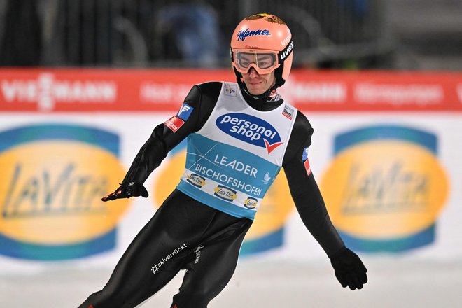 Stefan Kraft je v zadnjem skoku izgubil zlatega orla. FOTO: Kerstin Joensson/AFP