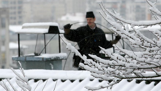 Drobni trdni delci tudi v državah EU predstavljajo ključne onesnaževalce zraka. FOTO: Matej Družnik/Delo