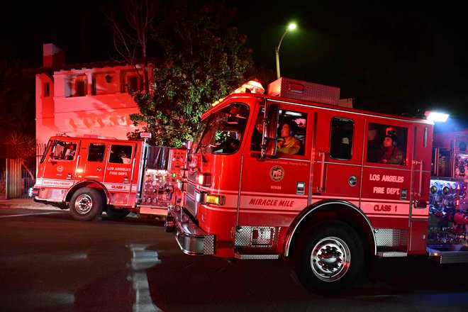 V ognjenih zubljih je doslej življenje izgubilo najmanj pet ljudi. FOTO: Robyn Beck/AFP