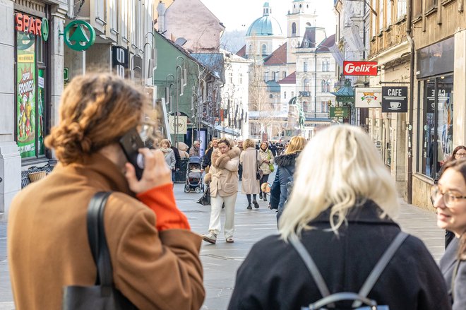 Po večini ekonomskih kazalnikov gospodarska razvitost Slovenije zaostaja za povprečjem Evropske unije, a na dejansko življenjsko raven prebivalcev vplivajo še drugi dejavniki. FOTO: Črt Piksi/Delo