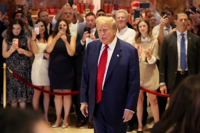 Pristojni sodnik je prejšnji teden izrek kazni napovedal za danes, torej še pred Trumpovim prevzemom položaja 20. januarja. FOTO: Brendan Mcdermid/Reuters