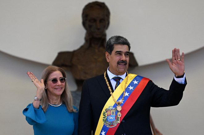 Venezuela, ena izmed nekoč najbogatejših držav v Latinski Ameriki in na svetu, začenja tretji mandat pod trdo oblastjo Nicolása Madura. FOTO: Juan Barreto/AFP