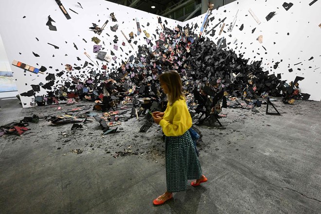 Stroški udeležencev najprestižnejših sejmov, kot je Art Basel, je lahko dosežejo tudi šestmestno številko. FOTO: AFP