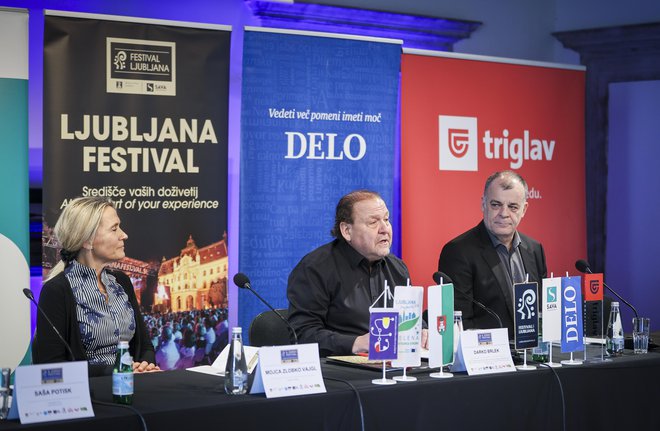 Program so predstavili direktor Festivala Ljubljana Darko Brlek (na sredini), direktor Slovenske filharmonije Matej Šarc in harfistka Mojca Zlobko Vajgl. FOTO: Jože Suhadolnik