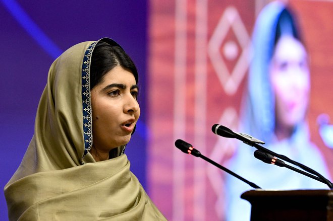 Na konferenci, ki jo gosti Pakistan, je Malala Jusafzai napovedala, da bo vztrajno opozarjala na »izraelske kršitve mednarodnega prava in človekovih pravic«. FOTO: Aamir Qureshi/AFP