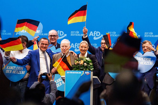 Delegati AfD so za kanclersko kandidatko potrdili predsednico Alice Weidel. FOTO: Jens Schlueter/AFP