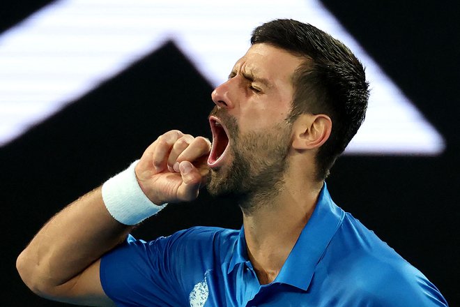 Novak Đoković se je v Melbournu glasno prebil naprej. FOTO: David Gray/AFP