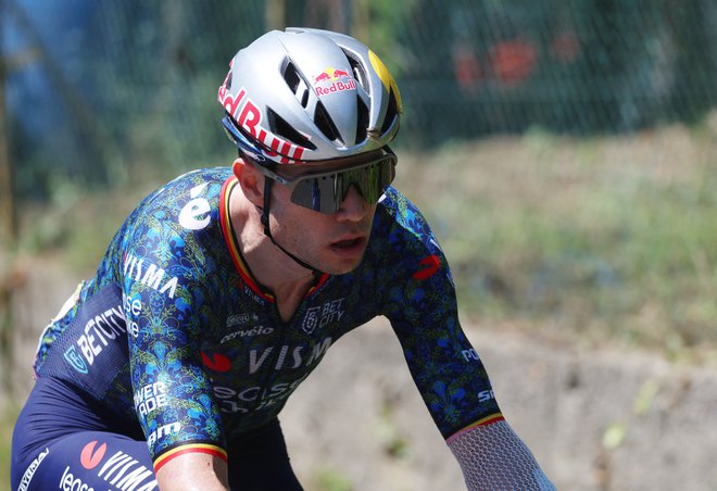 Wout van Aert bo eden glavnih Pogačarjevih tekmecev na dirki po Flandriji. FOTO: Molly Darlington/Reuters