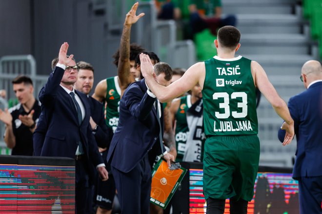 Visoke igralce, tudi novinca Danila Tasića, čaka težko delo pod košem v boju s centri Hapoela. FOTO: Aleš Fevžer/Cedevita Olimpija