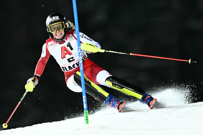 Katharina Liensberger lovi domačo zmago. Foto Joe Klamar/AFP