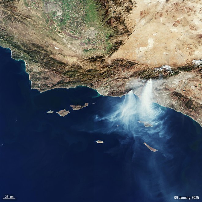 Požari v Los Angelesu, kot jih je posnel satelit Sentinel 3 programa Copernicus. FOTO: Esa


 
