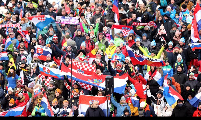 Bilo je v Kranjski Gori – Hrvaška je blestela na strmini in na tribunah. FOTO: Blaž Samec