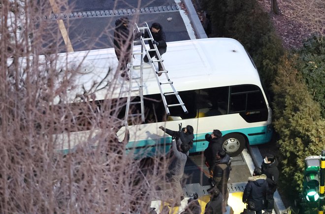 Po navedbah CIO je bilo pri aretaciji angažiranih približno 1200 policistov, kar je desetkrat več kot pri prvem poskusu. FOTO: AFP