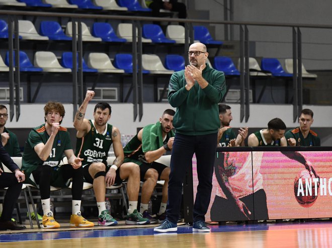 Zvezdan Mitrović je lahko zadovoljen s pristopom svojih varovancev, nekoliko manj z izvedbo taktičnih zamisli na igrišču. FOTO: Cedevita Olimpija