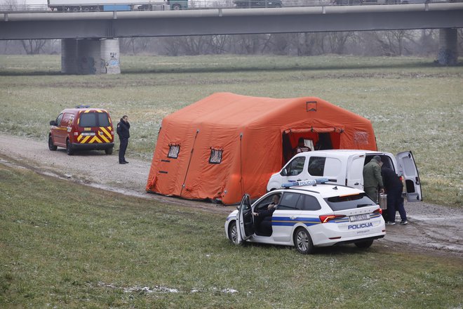 Iskanje se nadaljuje. FOTO: Zeljko Puhovski/Cropix