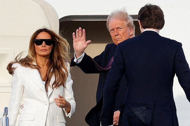 Z današnjo inavguaracijo bo pozornost spet usmerjena tudi v prvo damo, Melanio Trump, po rodu Slovenko. FOTO: Marco Bello/ Reuters