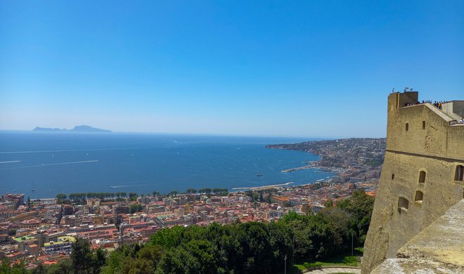 Zaliv je bil vselej pomemben del Neaplja. FOTO: Suzana Furjanič Gladek