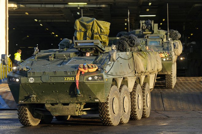 Evropske članice Nata bodo morale okrepiti izdatke za obrambo. FOTO: Ints Kalnins/Reuters