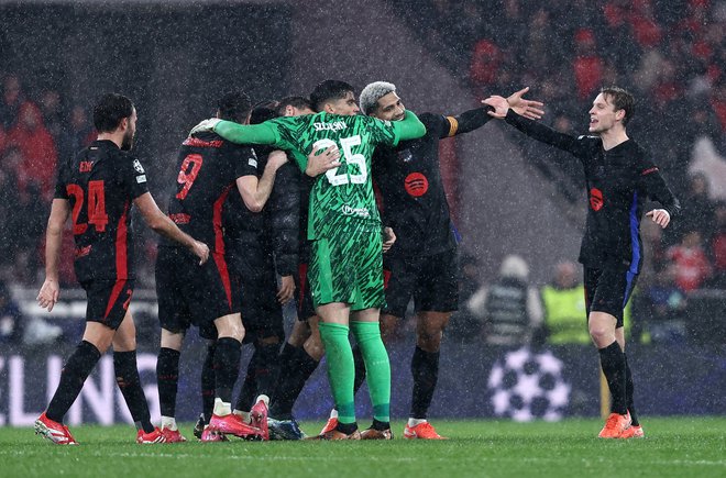 Barcelona si je z zmago v Lizboni zagotovila uvrstitev med najboljših 16 v Evropi. FOTO: Rodrigo Antunes/Reuters