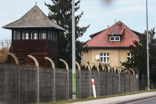 Hiša tudi v imenu osemdesete obletnice osvoboditve Auschwitza odpira svoja vrata. Nekdanje taborišče vsako leto obišče približno dva milijona ljudi. FOTO: Via Reuters Connect