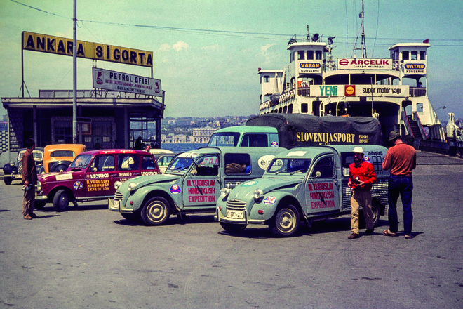 Vozni park odprave v Hindukuš leta 1971 FOTO: arhiv Janeza Brojana