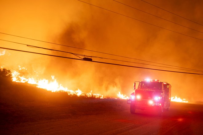 Ukazali so evakuacijo več tisoč prebivalcev. FOTO: Ringo Chiu/Reuters