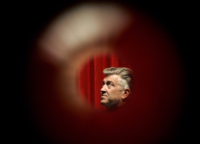 David Lynch je bil vsestranski ustvarjalec, posnel je več glasbenih albumov in bil avtor posameznih skladb za svoje filme, nikoli se ni odrekel niti slikarstvu oziroma vizualni umetnosti. FOTO: Hector Mata/AFP