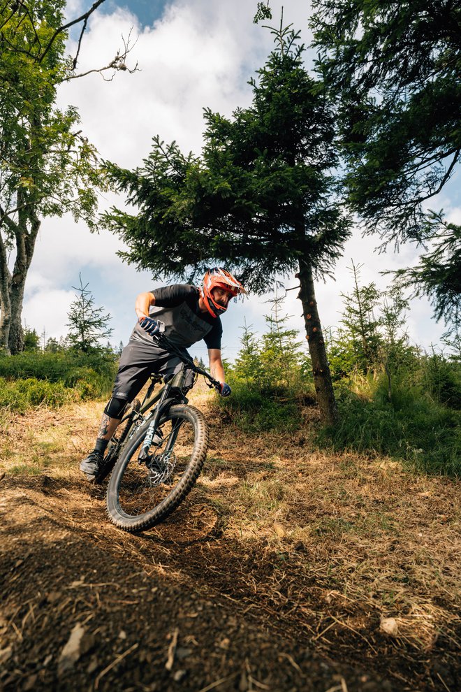 Koroška ponuja kolesarske terene za vse okuse – od adrenalinskega gorskega kolesarjenja do cestnega in celo vrtenja pedalov v rudniških rovih. Foto arhiv Vabo