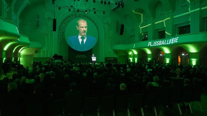 Aleksander Čeferin je nagovoril približno 400 gostov na slavnostni prireditvi Nemške nogometne zveze v Leipzigu. 24. januar 2025 FOTO: DFB