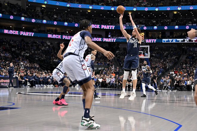 Klay Thompson je v prvi četrtini dosegel 21 točk. FOTO: Jerome Miron Usa Today Sports Via Reuters Con