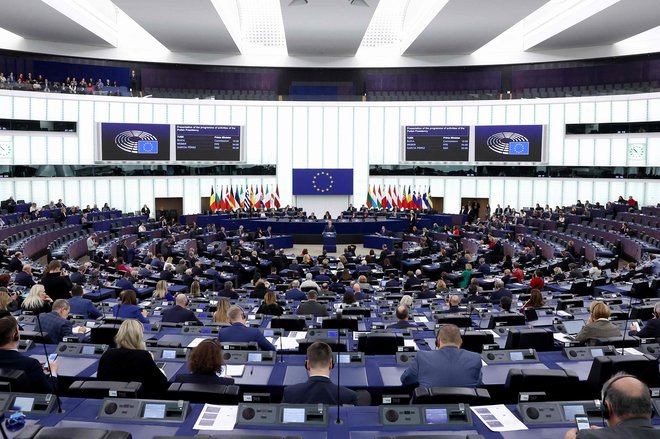 Po pripravi predloga resolucije bo najprej o njem razpravljal in odločal odbor, v primeru potrditve na odboru pa še Evropski parlament na plenarnem zasedanju. FOTO: Frederick Florin/AFP