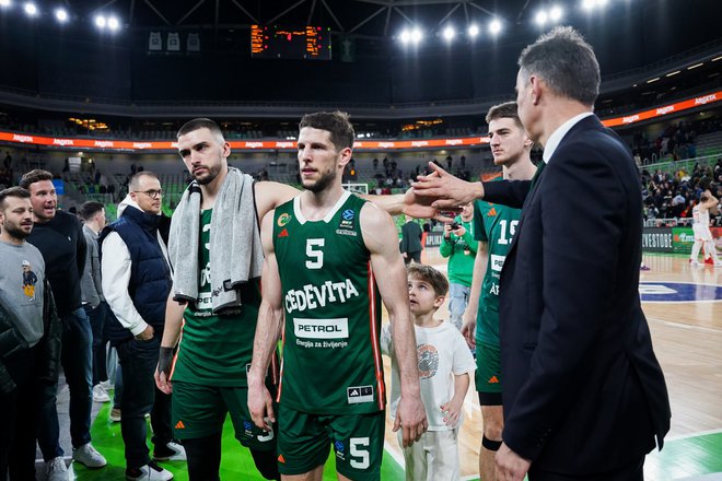 Košarkarji po tekmi v Stožicah so bili razočarani, a jim pristopa ne gre očitati. FOTO: Filip Barbalić/Cedevita Olimpija