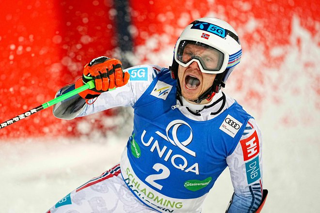 Norvežan Henrik Kristoffersen se je po prihodu v cilj veleslaloma v Schladmingu glasno zadrl, češ da je to njegov dom. FOTO: Georg Hochmuth/AFP