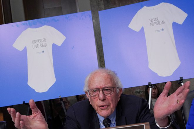 Med tistimi, ki zastavljali vprašanja, je bil tudi Bernie Sanders. FOTO: Nathan Howard/Reuters