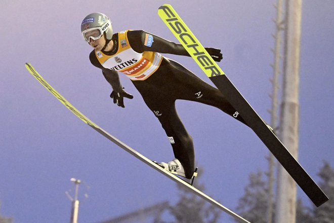 Jarl Magnus Riiber je presenetil z odločitvijo, da bo končal svojo športno pot. FOTO: Heikki Saukkomaa/Reuters