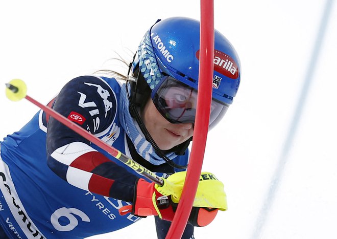 Ameriška zvezdnica Mikaela Shiffrin se je po dveh mesecih spet vrnila na tekme. FOTO: Christian Hartmann/Reuters